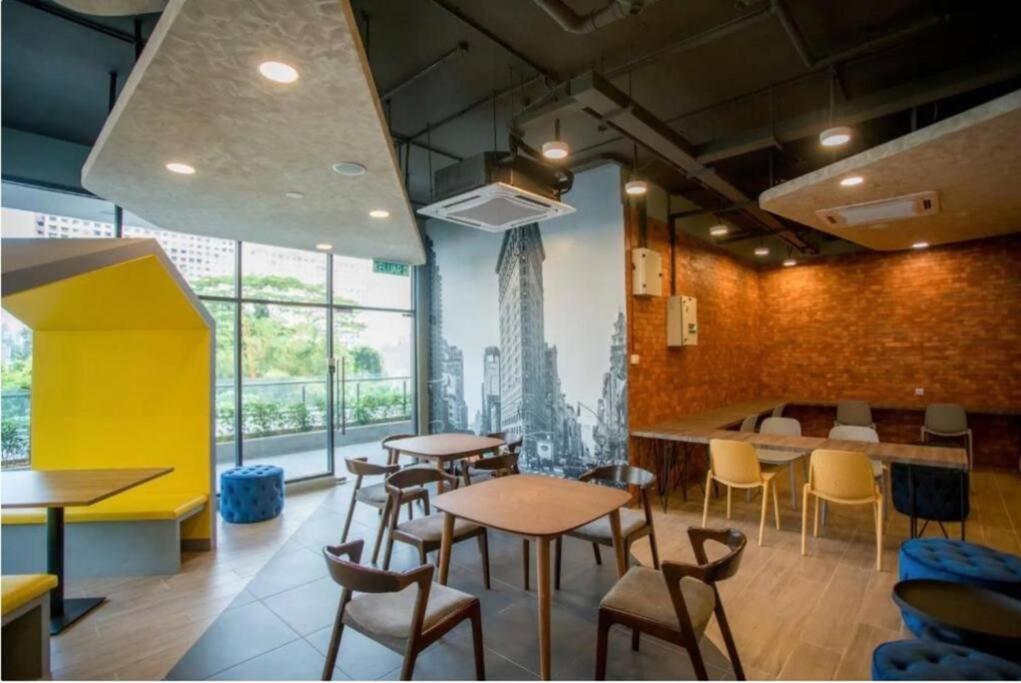 Pangsapuri Neu Ampang, Lrt Jelatek, Gleneagles Hospital Kuala Lumpur